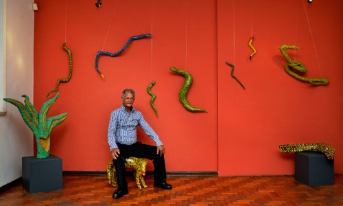 Resende celebra 90 anos do artista plástico Jorge Brito em exposição gratuita